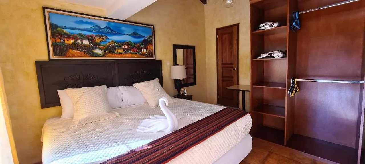 Hotel Casa Real Antigua 3*,
